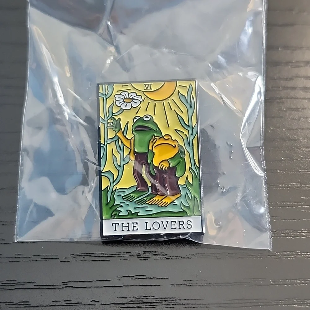 Frog and Toad Pin - Picture 3 of 4